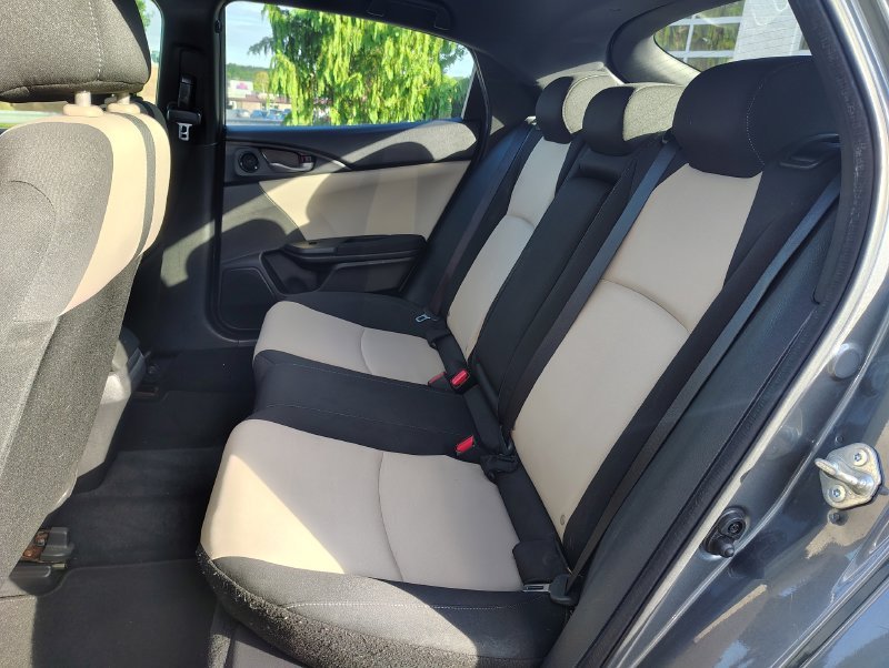 Used 2018  Honda EX image 17