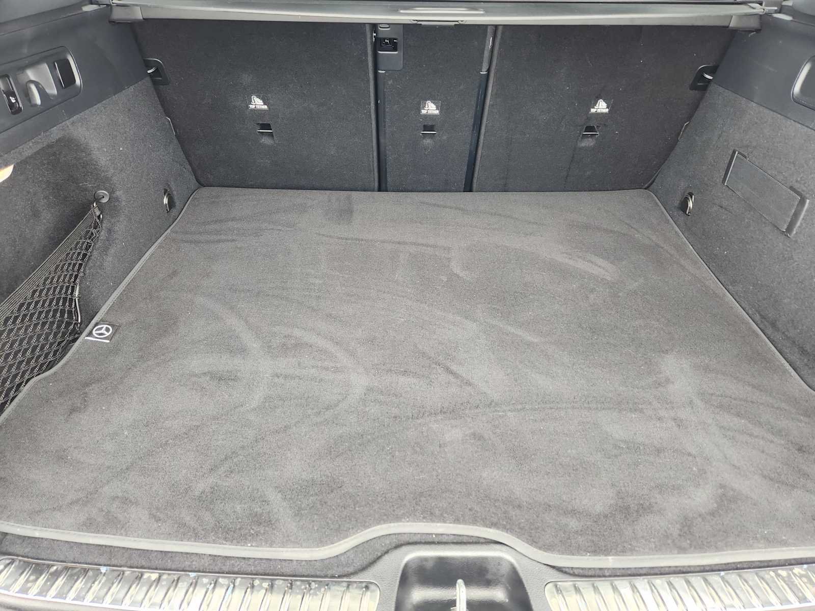 Used 2025 Polar White Mercedes-Benz GLC 300 image 32