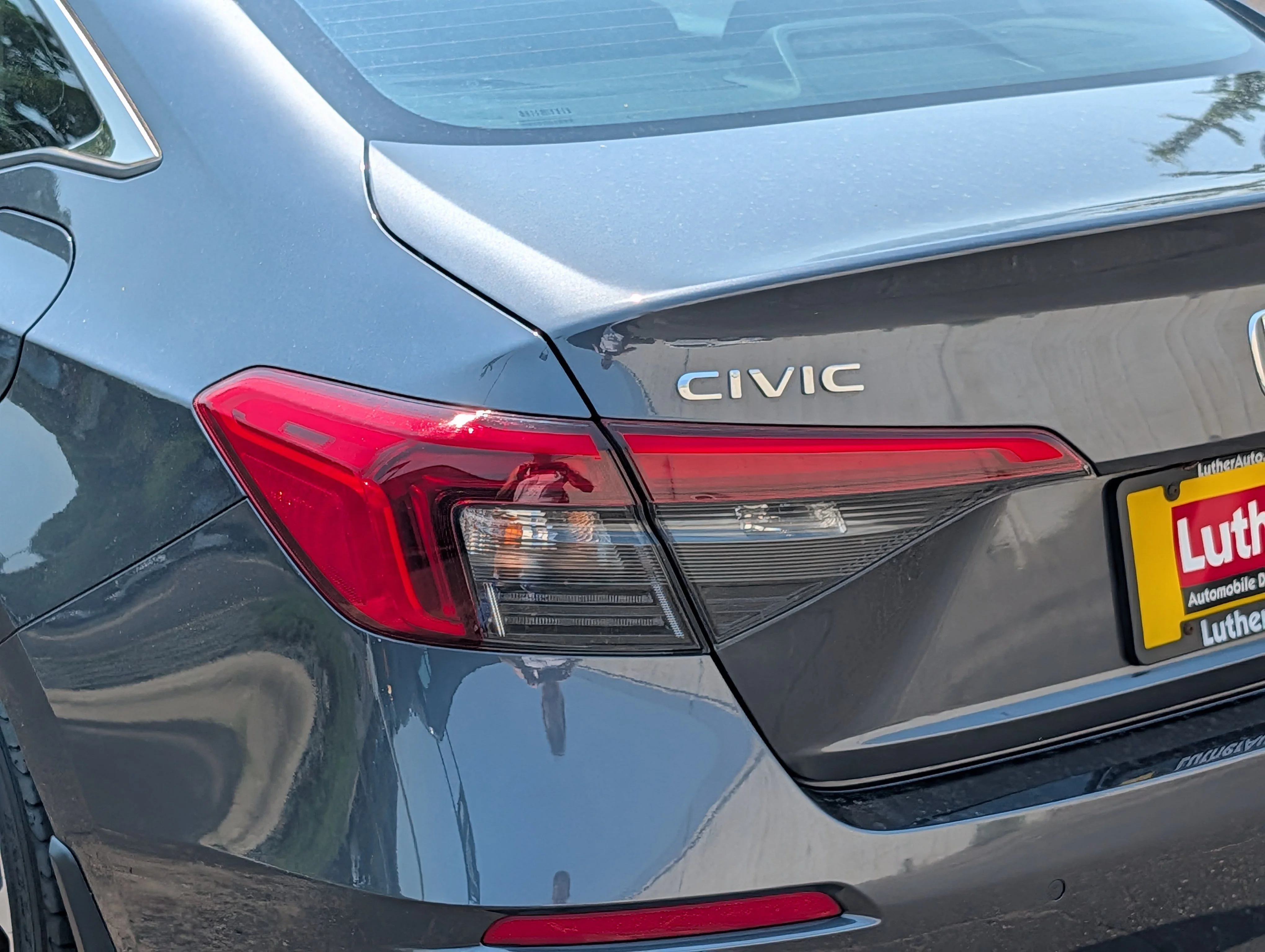 Used 2024 Meteorite Gray Metallic Honda Touring image 17