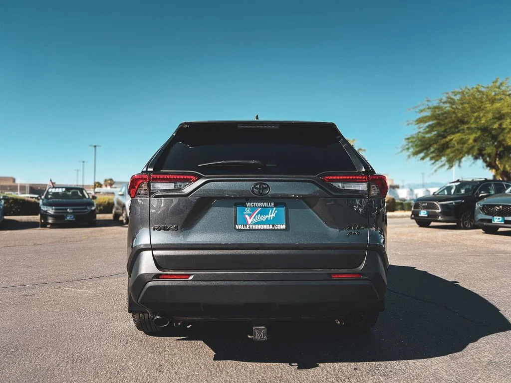 Used 2025 Magnetic Gray Metallic Toyota XLE Premium image 8