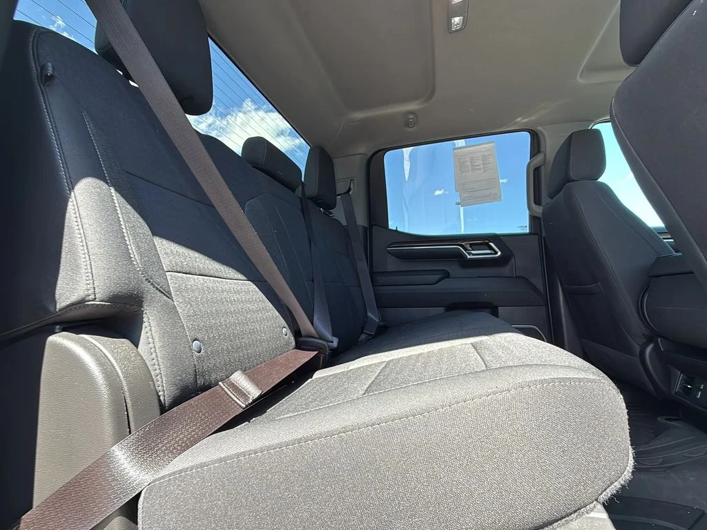 Used 2023 Summit White Chevrolet LT image 25