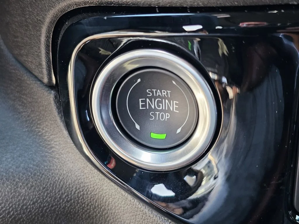 New 2026 Summit White GMC Elevation image 26
