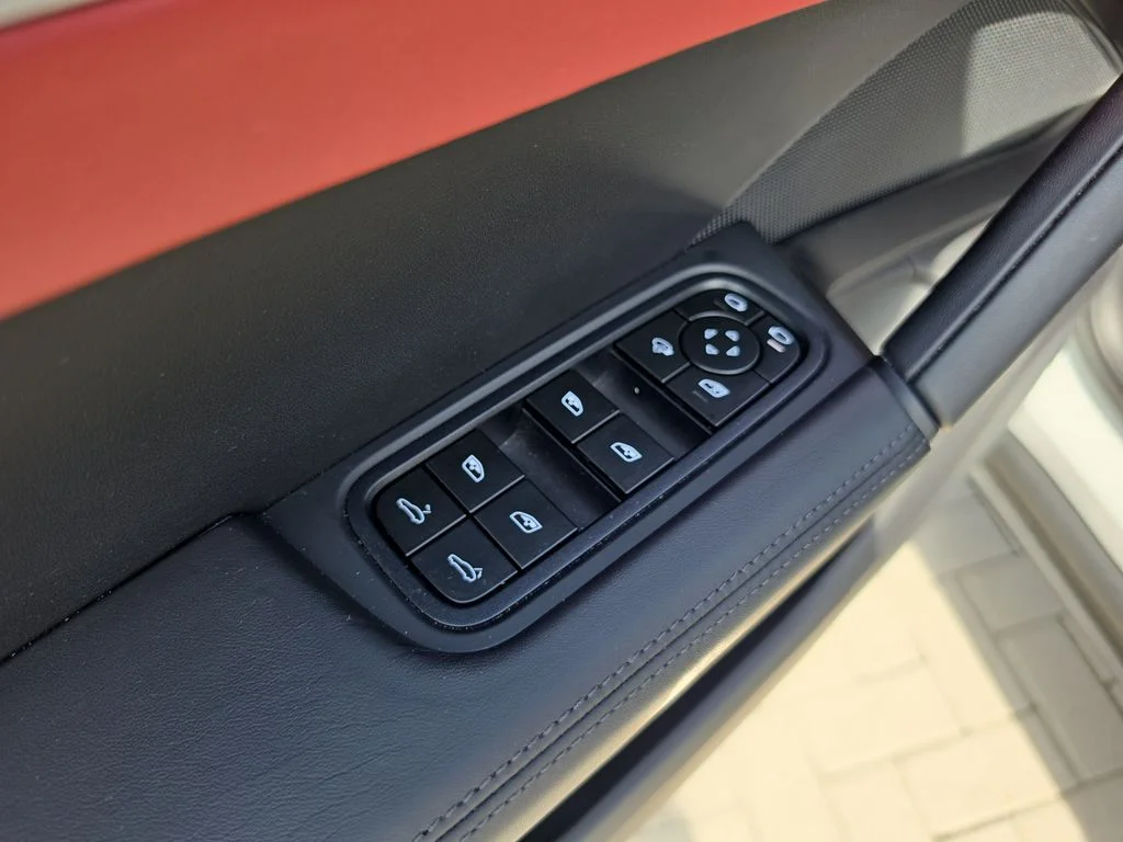 Used 2024 White Porsche Base image 16