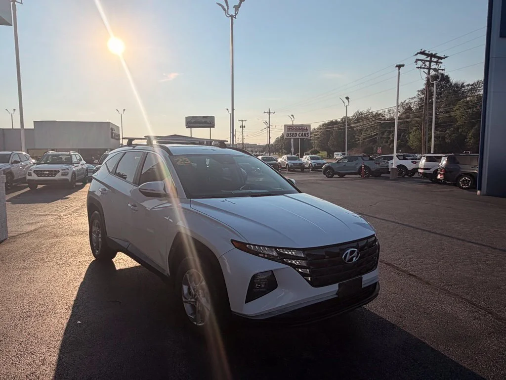 Used 2023 Serenity White Hyundai SEL image 3