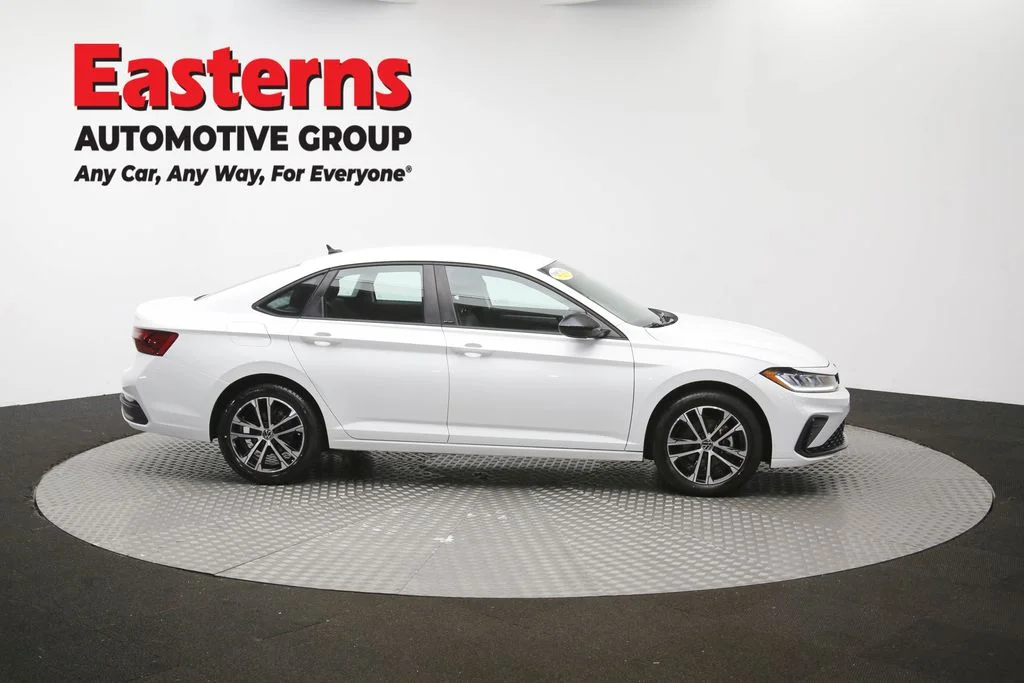 Used 2025 White Volkswagen 1.5T Sport image 44