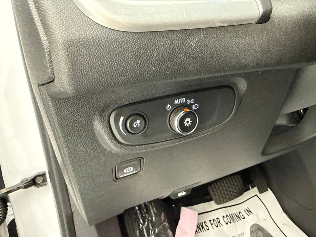 Used 2020 Summit White GMC SLE image 21