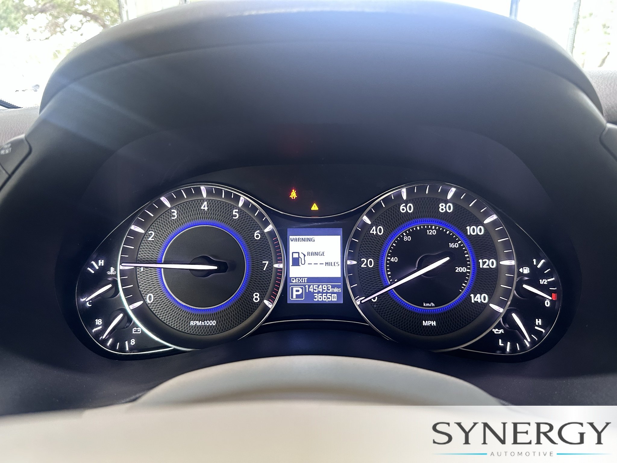 Used 2015 Black Obsidian INFINITI Limited image 19