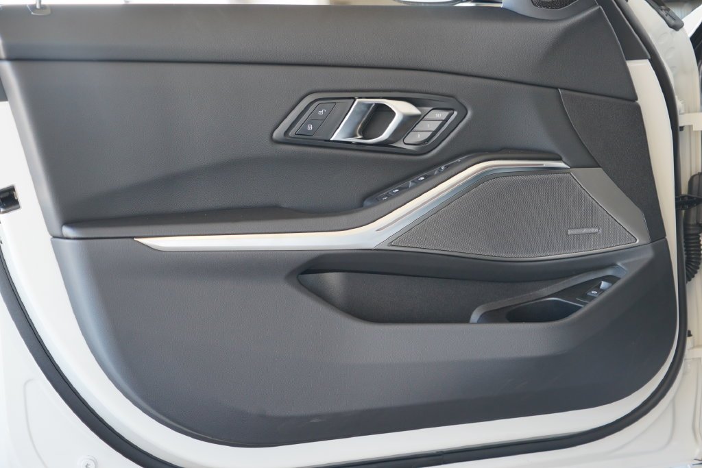 New 2026 Alpine White BMW M340i image 10