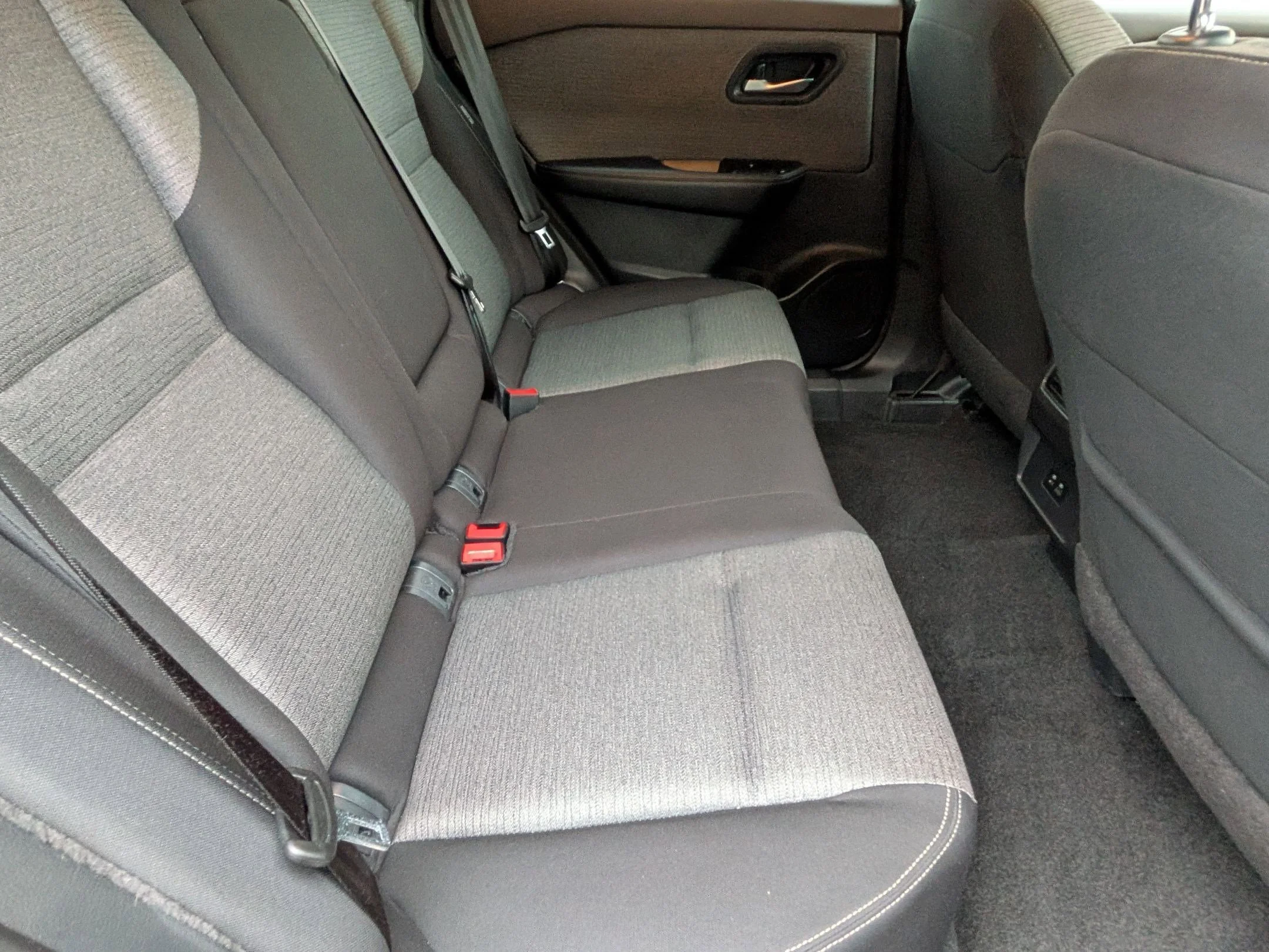Used 2023 Scarlet Ember Tintcoat Nissan SV image 21