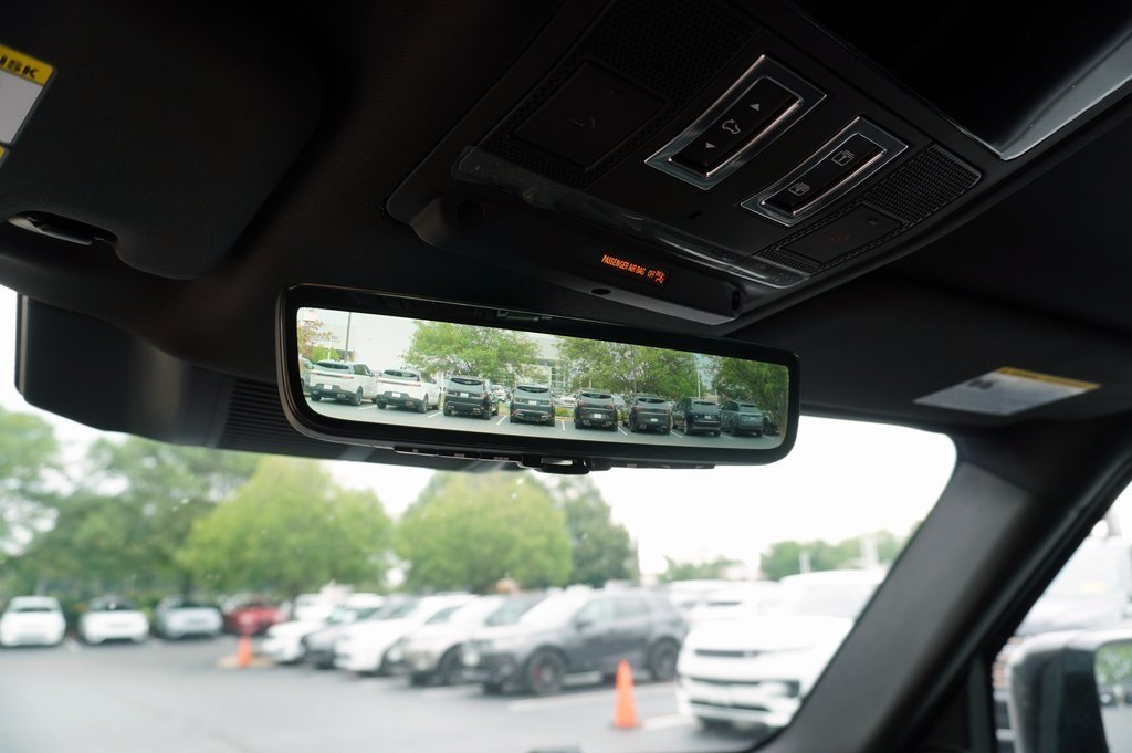 2025 LAND ROVER DEFENDER - Image 21