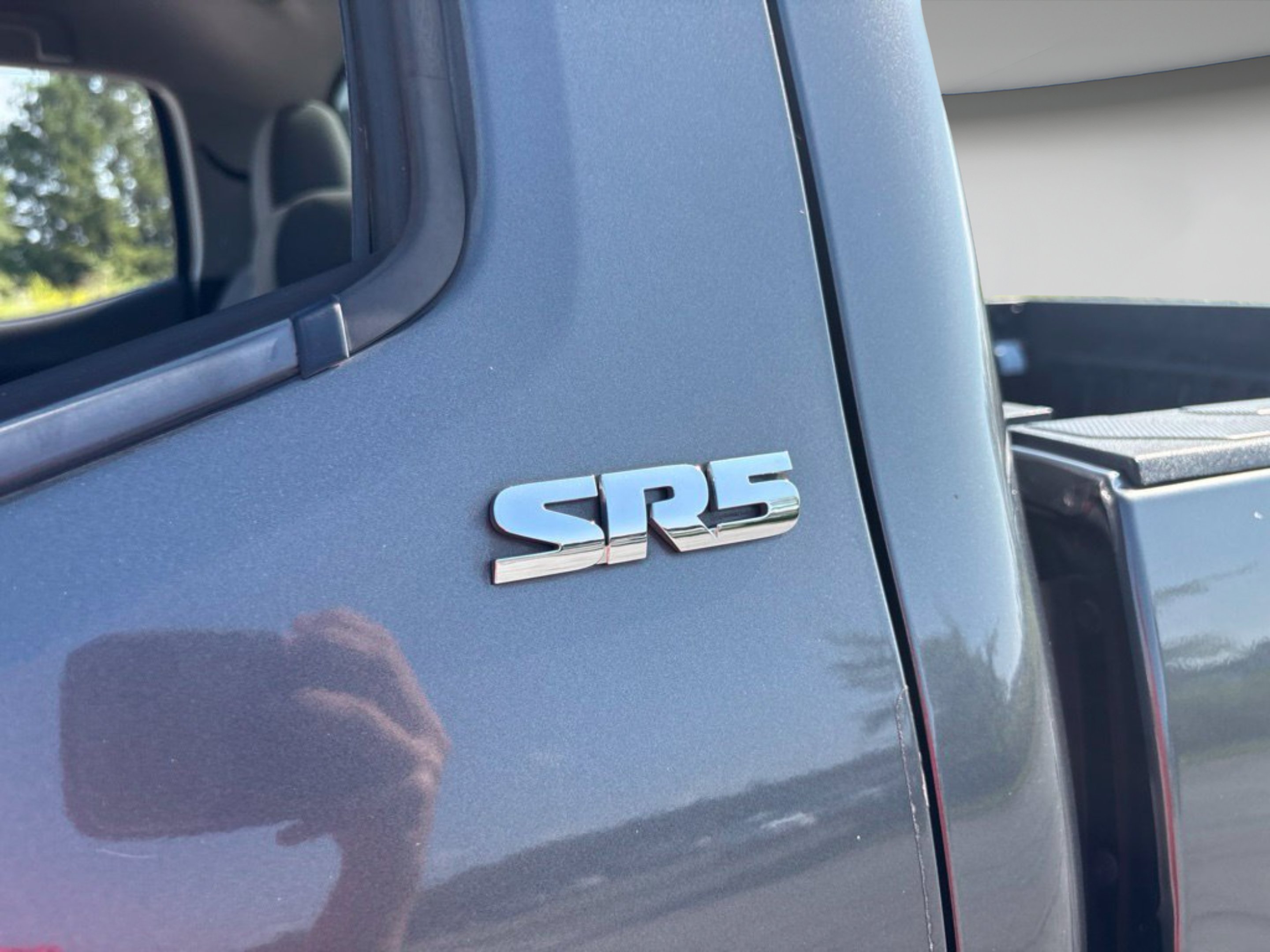 Used 2017 Magnetic Gray Metallic Toyota SR5 image 32