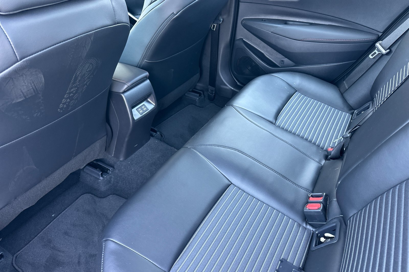 2026 Toyota Corolla XSE - Photo 12