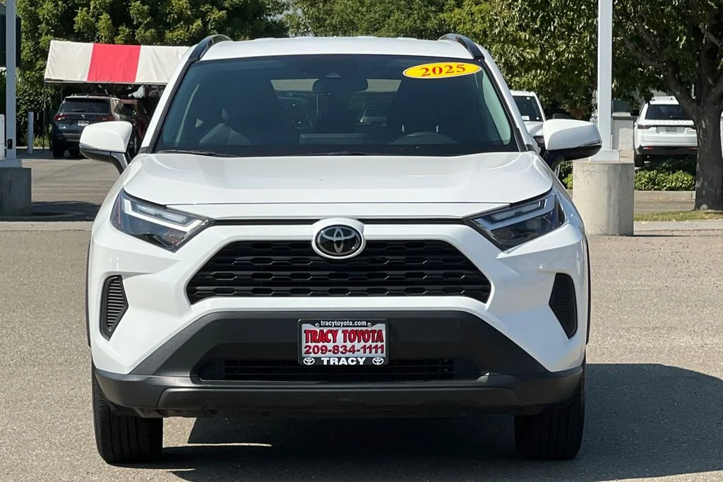 Used 2025 White Toyota XLE image 12