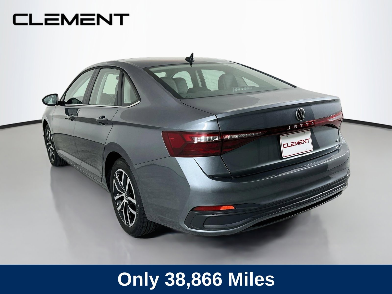 2025 Volkswagen Jetta SE - Photo 8