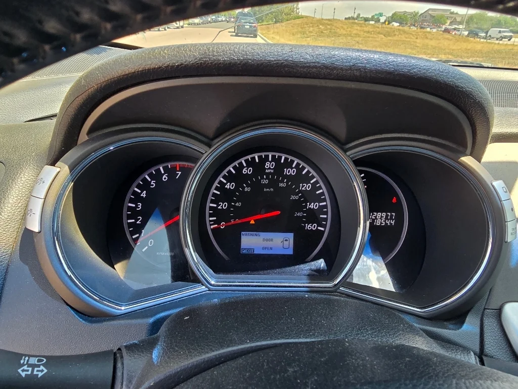 Used 2011 Merlot Metallic Nissan Base image 19