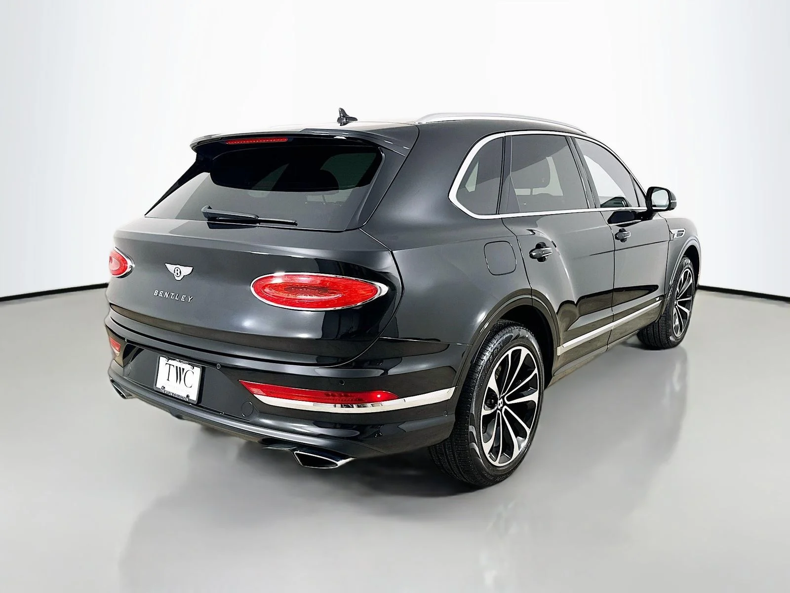 Used 2022 Black Bentley  image 5