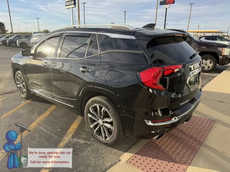Used 2019 Black GMC Denali image 3