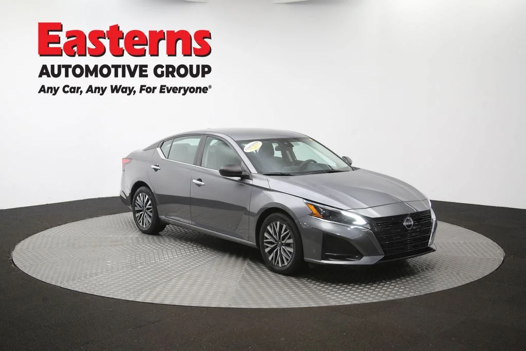Used 2025 Gray Nissan 2.5 SV image 48