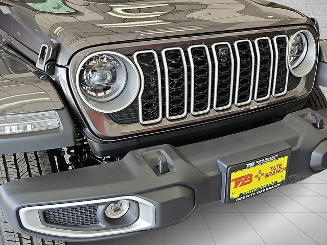 New 2025 Granite Crystal Metallic Clear-Coat Exterior Paint Jeep Sahara image 5