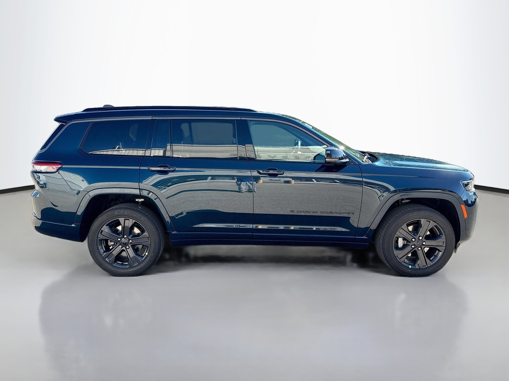 New 2027 Fathom Blue Pearlcoat Jeep Limited Reserve image 3