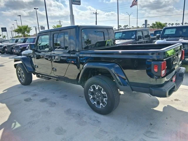 New 2026 Black Clear-Coat Exterior Paint Jeep Sahara image 5
