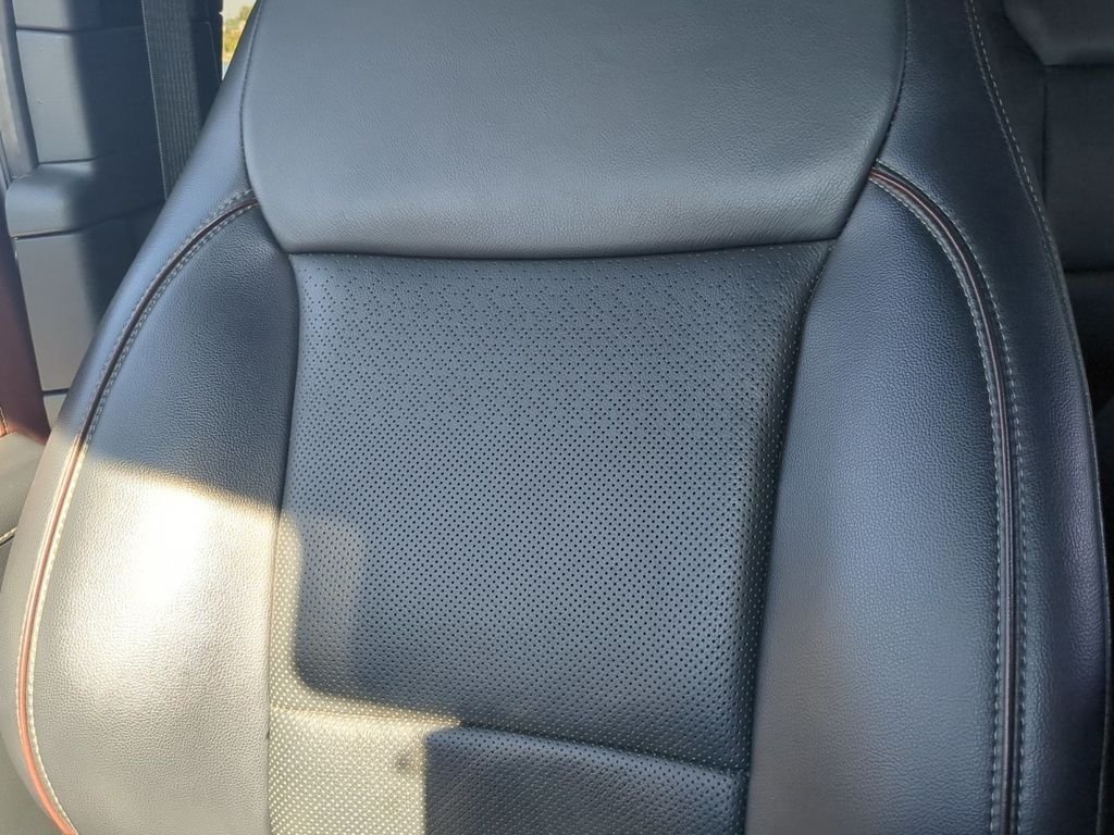 Used 2021  Ford Lariat image 22