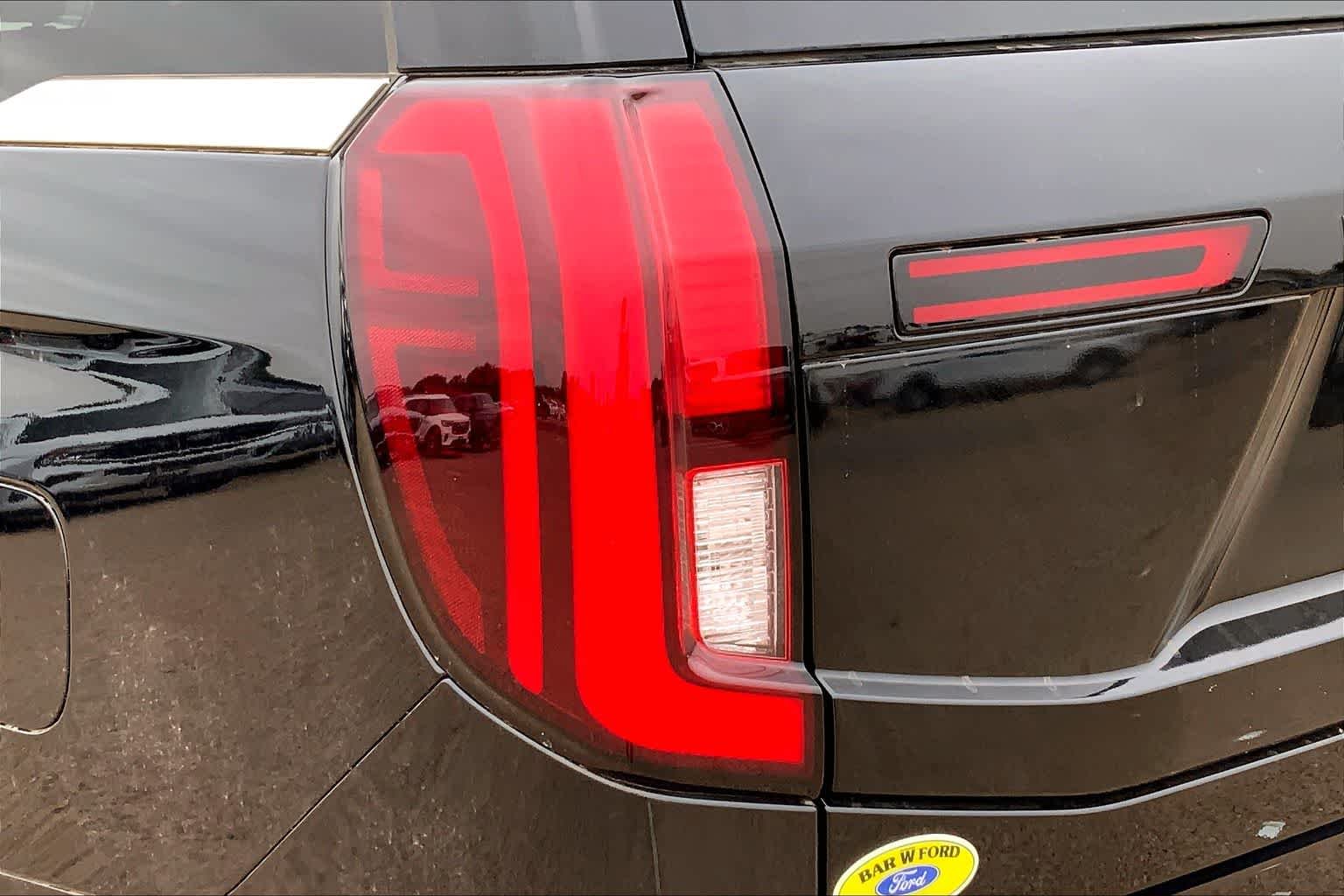 New 2026 Agate Black Metallic Ford MAX Platinum® image 14