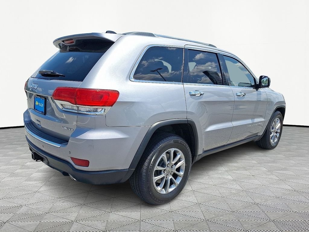 Used 2015 Silver Jeep Limited image 7
