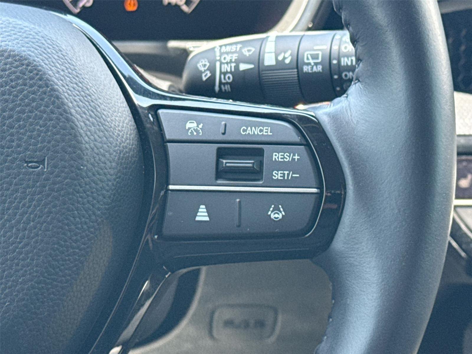 Used 2025 Meteorite Gray Metallic Honda EX-L image 24