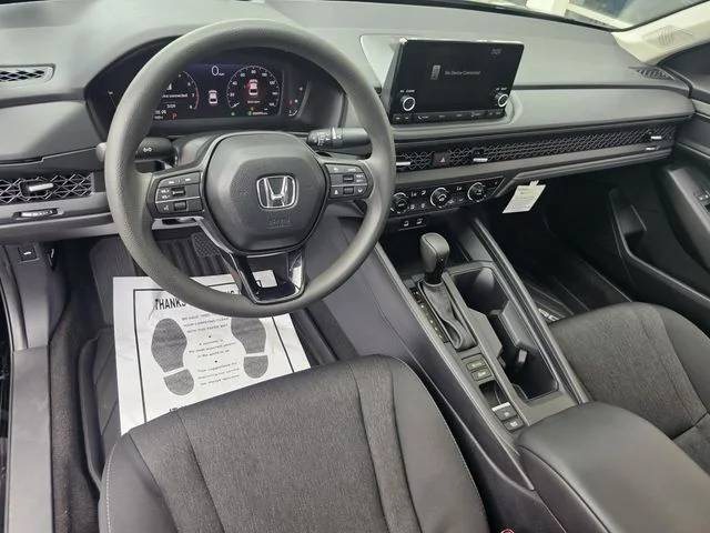 Certified Used 2025 Crystal Black Pearl Honda SE image 24