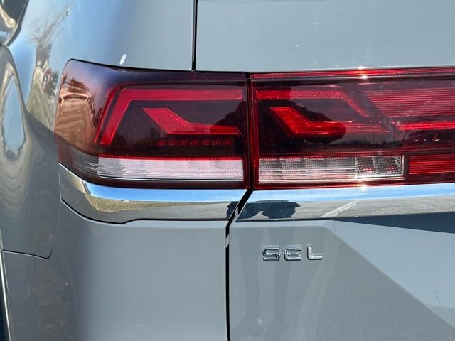 New 2026 Pure Gray Volkswagen 2.0T SEL Premium R-Line image 16