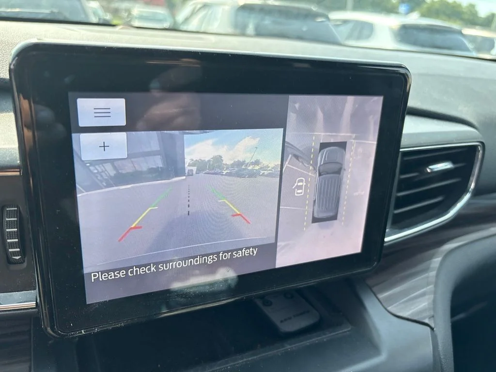 Used 2020 Gray Ford Limited image 4