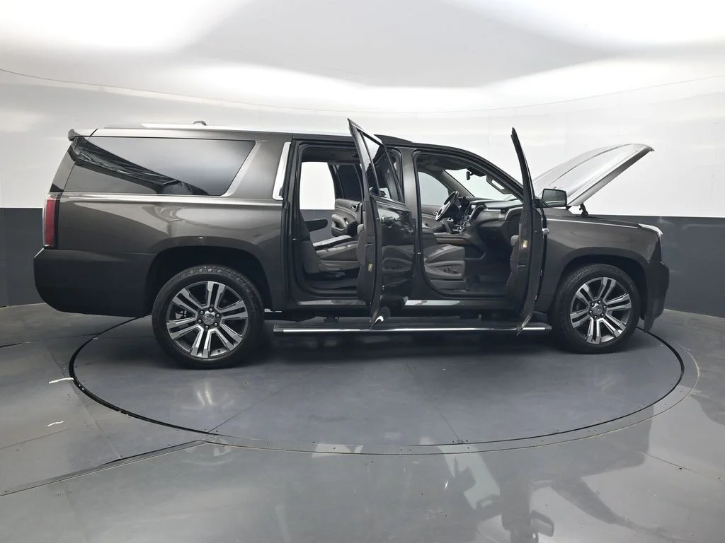Used 2019 Gray GMC Denali image 44