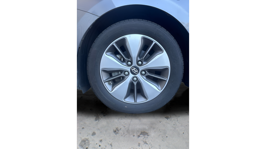 Used 2018 Summit Gray Hyundai Limited image 21