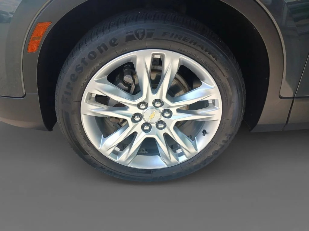 Used 2019 GRAPHITE METALLIC Chevrolet  image 15