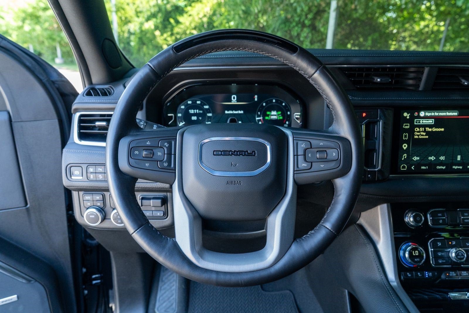 Used 2024 Onyx Black GMC Denali image 23