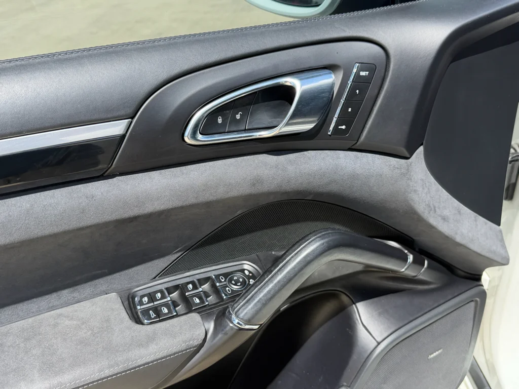 Used 2017  Porsche GTS image 21