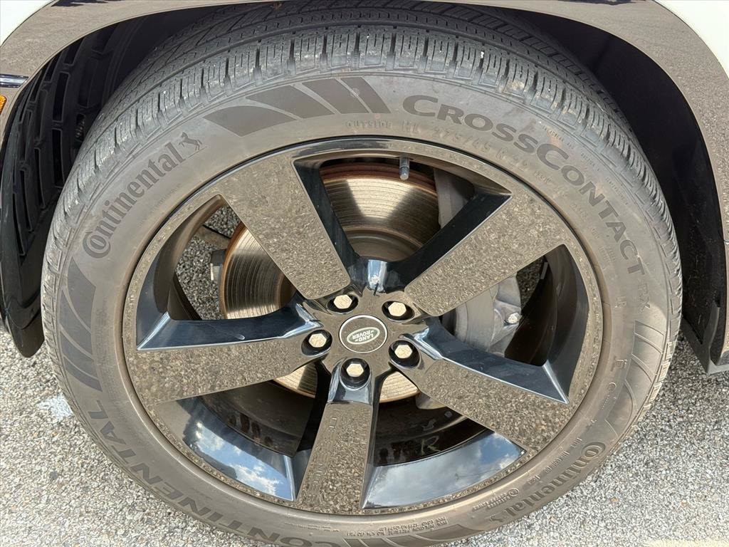 Certified Used 2023 Santorini_black Land Rover X-Dynamic SE image 9