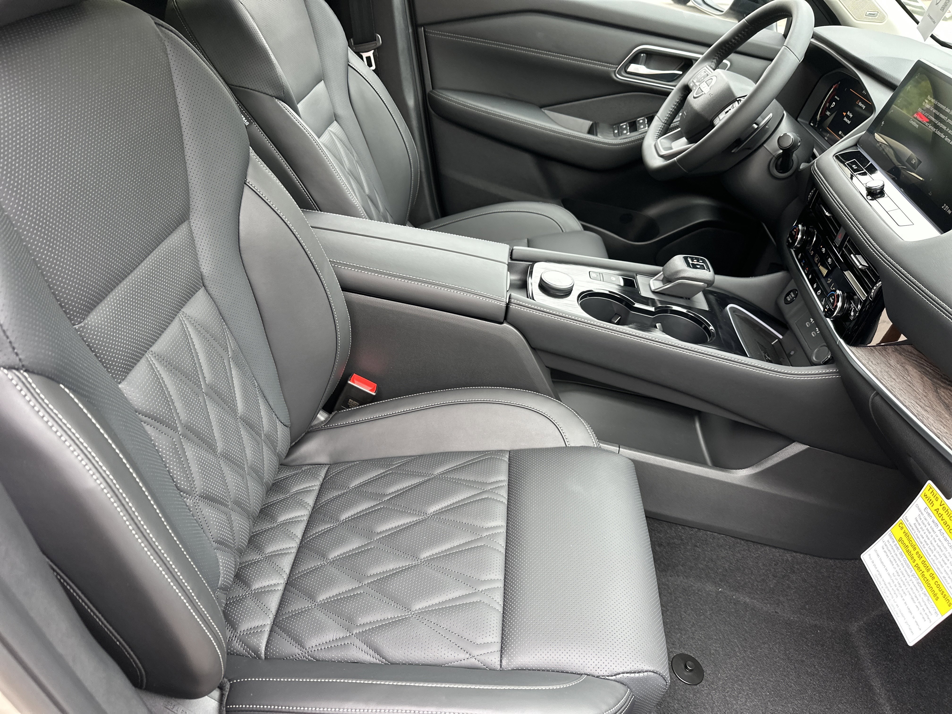 2026 Nissan Rogue Platinum - Photo 14