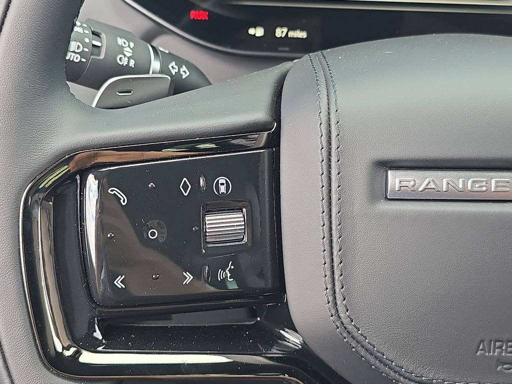 New 2026 Obsidian Black in Gloss Finish Land Rover Autobiography image 19