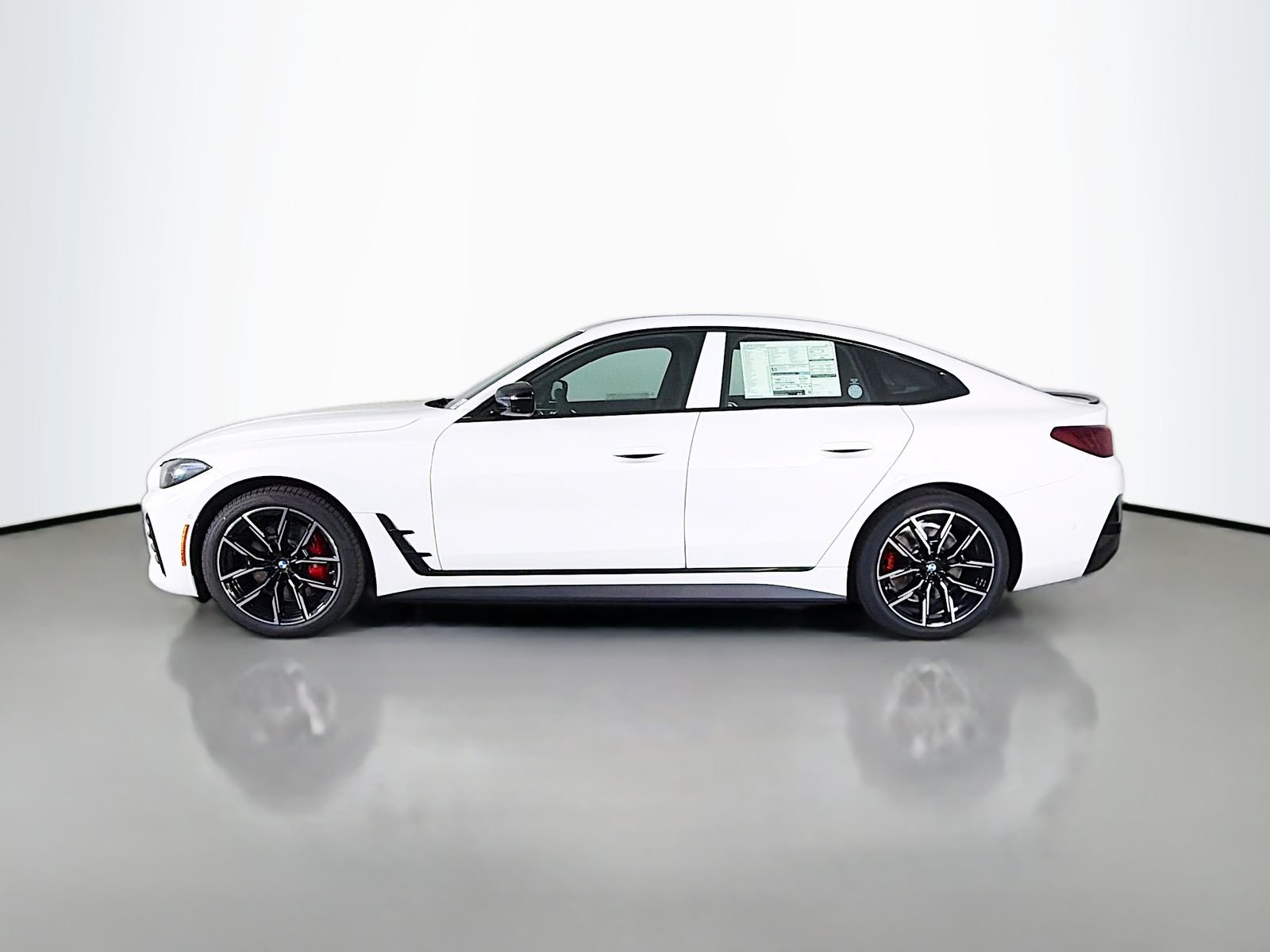 New 2026 Alpine White BMW eDrive40 image 4