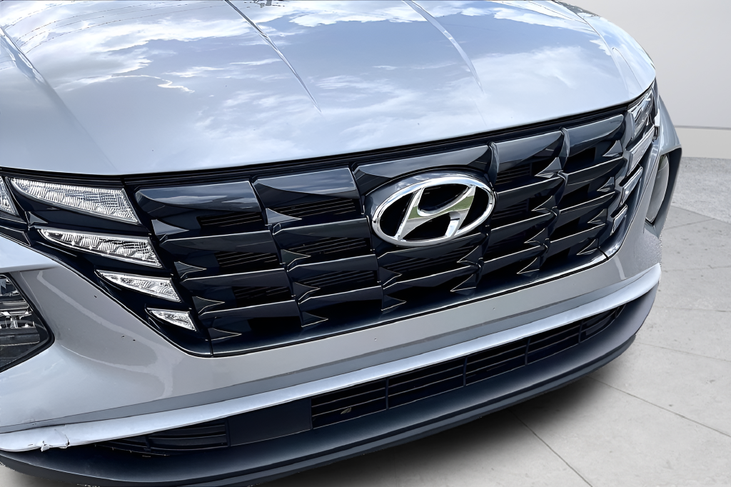 Used 2022 Silver Hyundai SEL image 33
