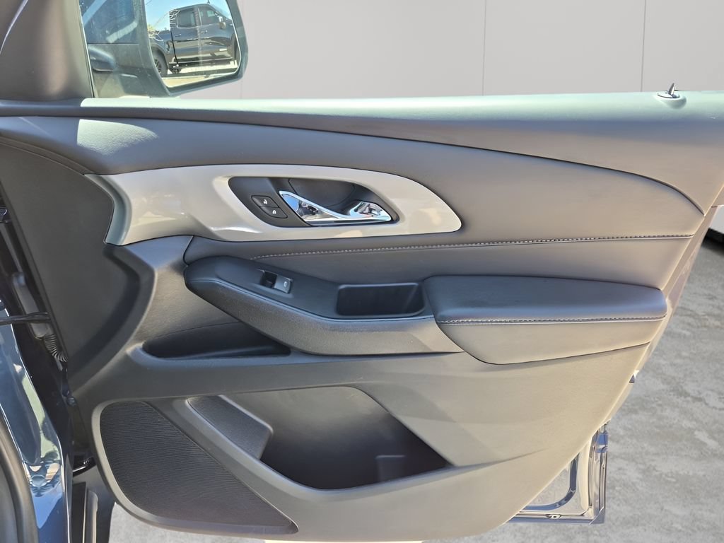 Used 2023 Northsky Blue Metallic Chevrolet LT Cloth image 16
