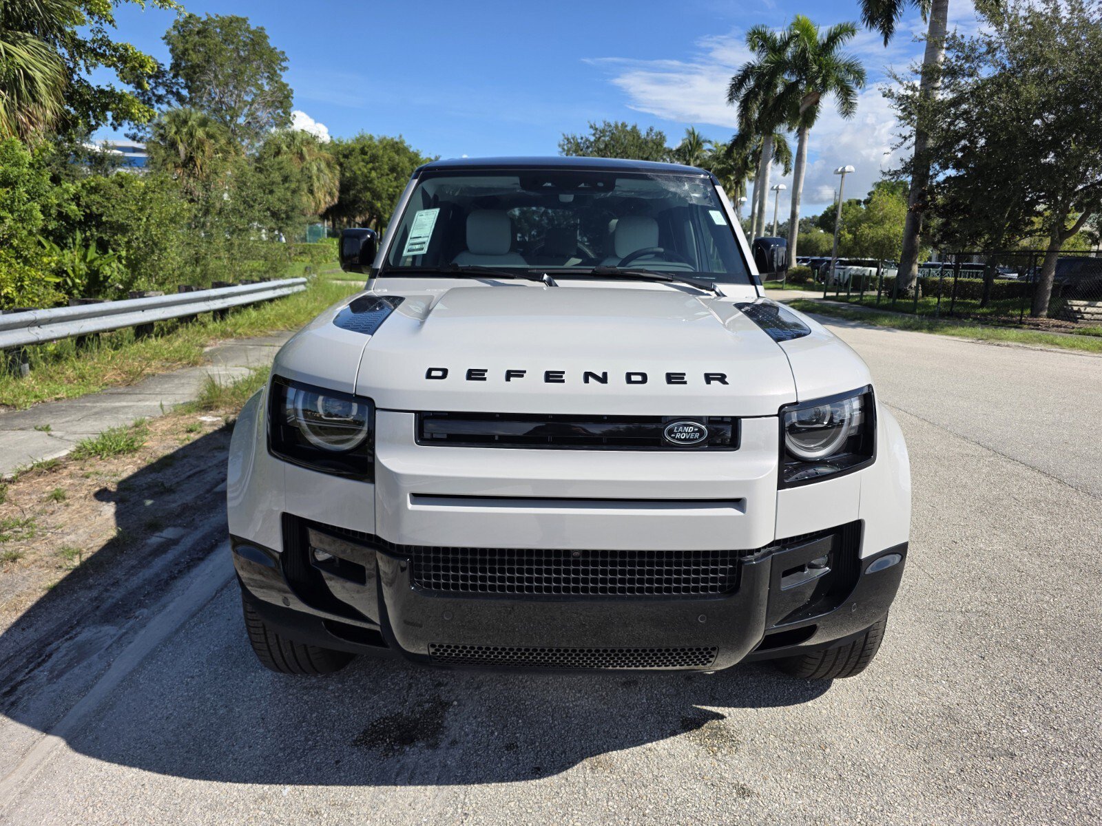 New 2026 Borasco Grey Land Rover P400 X-Dynamic SE image 8
