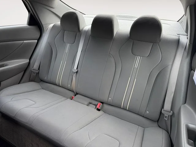 Used 2023 Phantom Black Hyundai SEL image 13