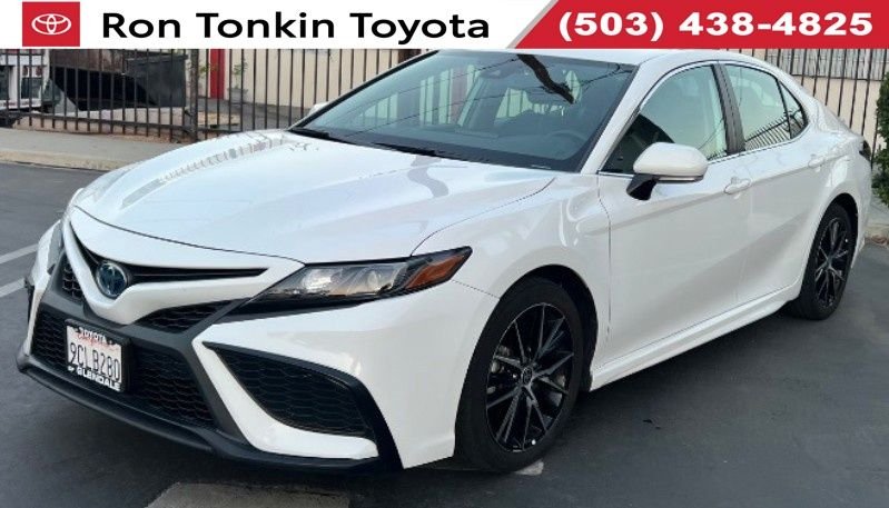 Used 2022 White Toyota SE image 1