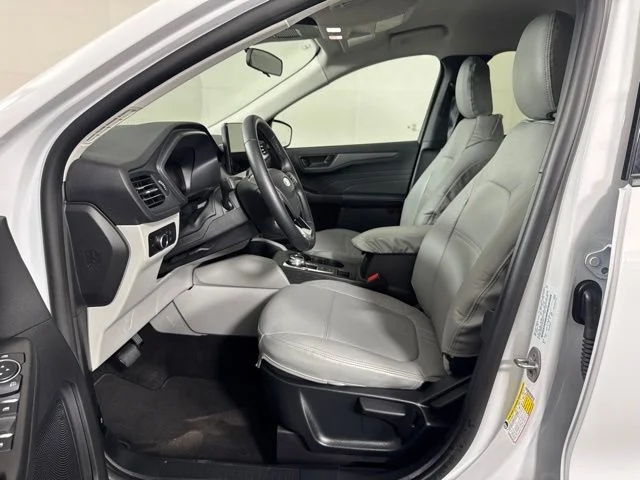 Certified Used 2025 Oxford White Ford Active image 11