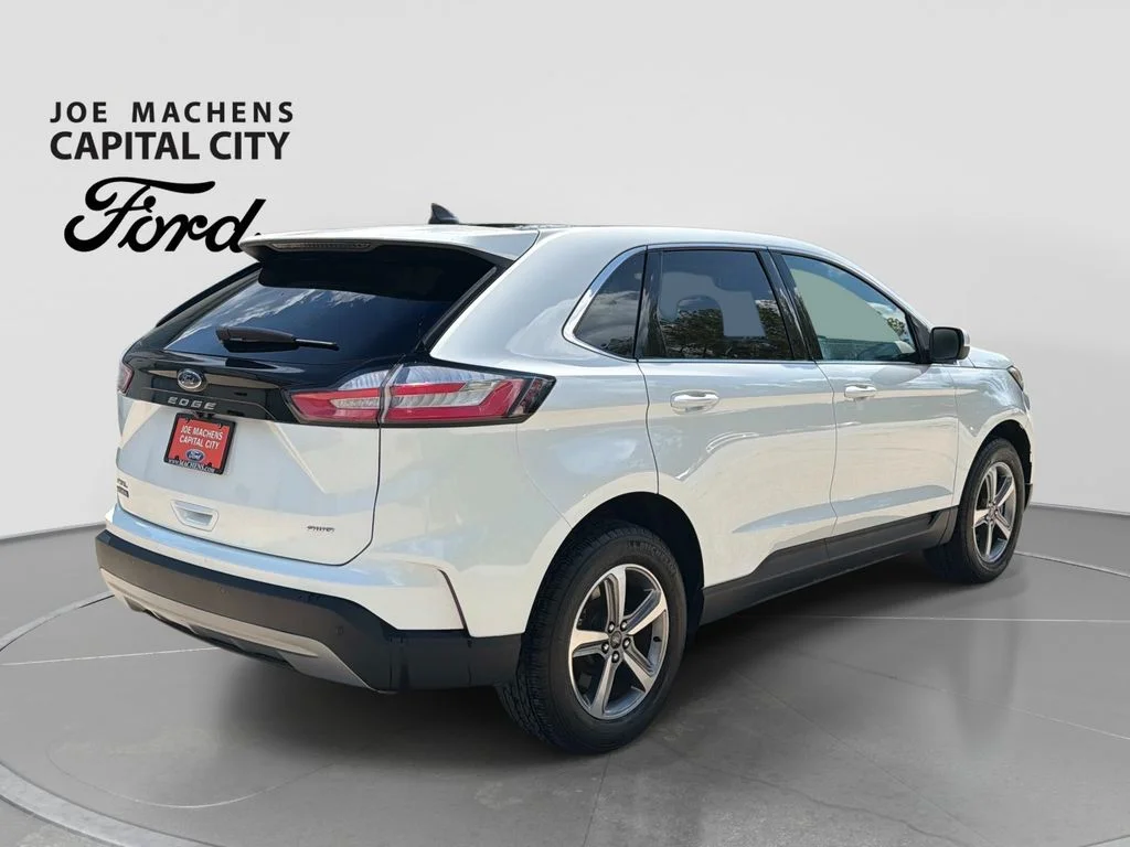 Used 2024 White Metallic Ford SEL image 5