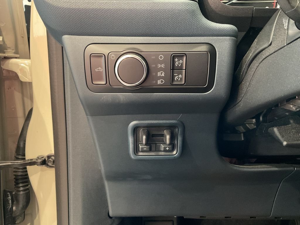 Used 2024 Beige Ford Lariat image 18