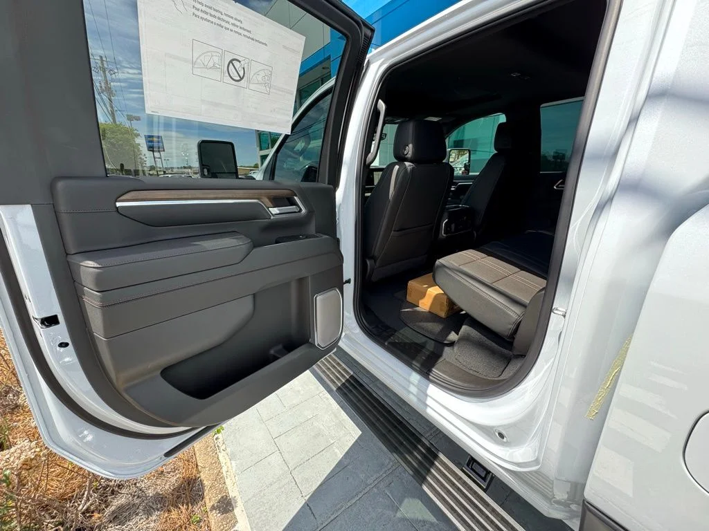 New 2026 White Chevrolet High Country image 19